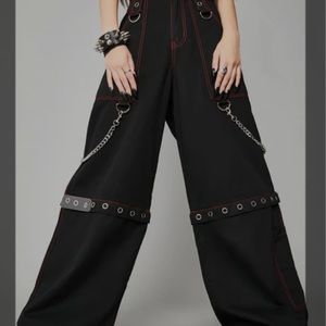 Convertible chain pants widow
